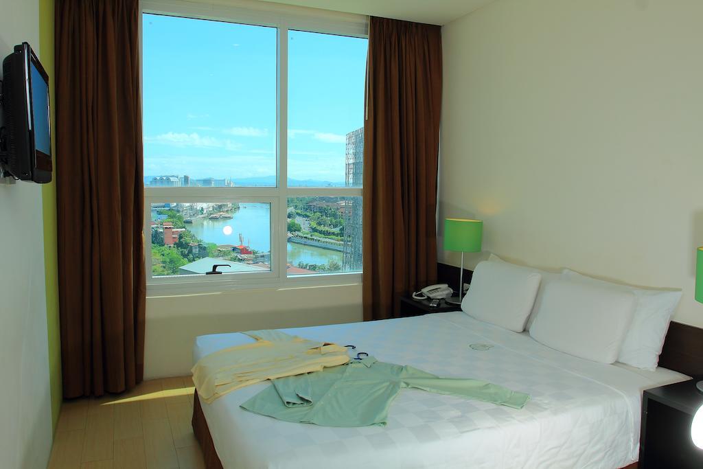 Go Hotels Plus Mandaluyong Manila Room photo