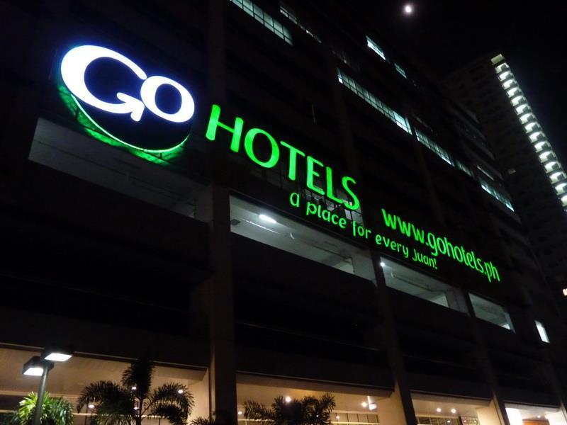 Go Hotels Plus Mandaluyong Manila Exterior photo